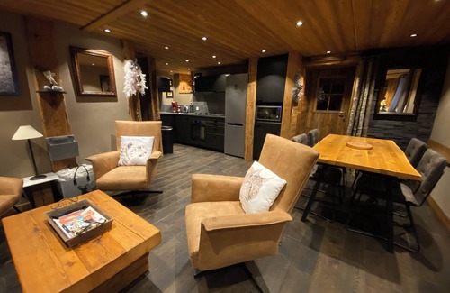 Vallorcine Ski Chalet | Cosy apartment in a quiet, authentic chalet