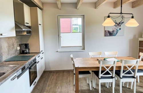 Hechthausen House | Cosy apartment in villa for 6 guests with WIFI, pool, TV, terrace and pets allowed