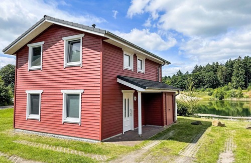 Hechthausen House | Cosy apartment in villa for 6 guests with WIFI, pool, TV, terrace and pets allowed