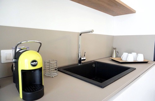 Laureto Villa | Cosy apartment in villa for 4 people with hot tub, A/C, WIFI, TV and veranda, close to Alberobello