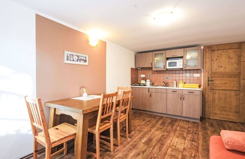 Horni Plana Villa | Cosy apartment in villa for 4 people with pool, WIFI, TV, pets allowed and parking