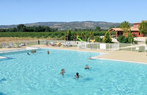 Chateauneuf-sur-Isere House | Cosy apartment in villa for 4 people with WIFI, pool, A/C, TV, terrace and pets allowed
