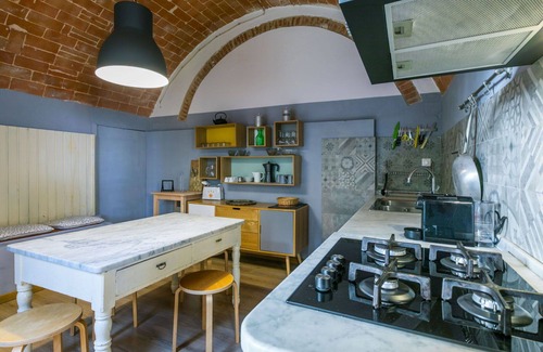 Lorenzana Villa | Cosy apartment in villa for 4 people with WIFI, pool and pets allowed