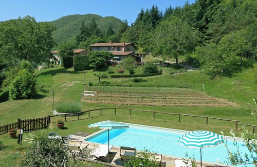 Molazzana Villa | Cosy apartment in villa for 6 people with pool, WIFI, TV and patio