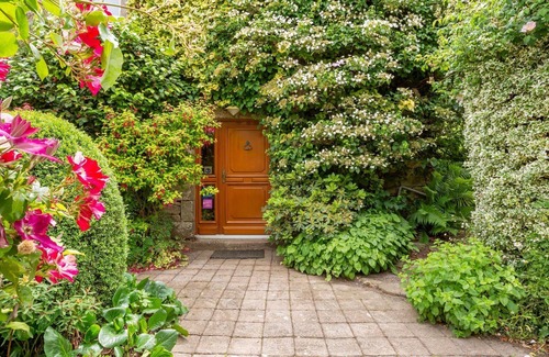 Sartilly-Baie-Bocage Villa | Cosy apartment in villa for 3 guests with WIFI, TV, terrace and parking