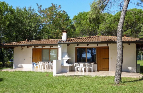 Aquileia House | Cosy apartment in villa for 6 guests with WIFI, pool, A/C, terrace and pets allowed
