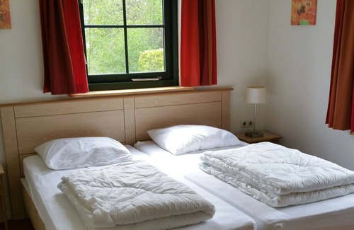 Bant House | Cosy apartment in villa for 6 people with WIFI, TV, pets allowed and parking