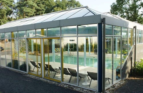 Belfeld House | Cosy apartment in villa for 6 guests with WIFI, pool, TV and terrace