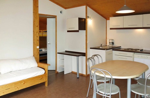 Beynat House | Cosy apartment in villa for 4 guests with WIFI, pool, TV, terrace, pets allowed and parking