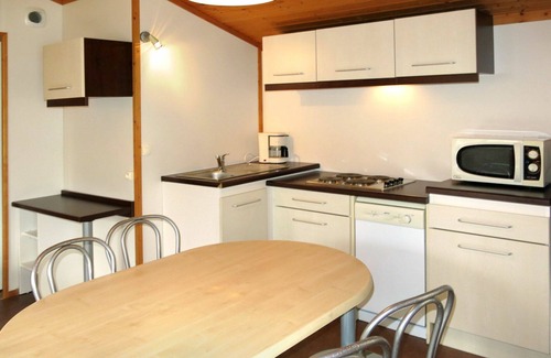 Beynat House | Cosy apartment in villa for 4 guests with WIFI, pool, TV, terrace, pets allowed and parking