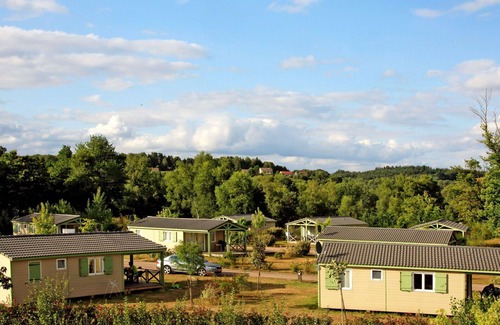 Beynat House | Cosy apartment in villa for 6 guests with pool, WIFI, TV, terrace, pets allowed and parking