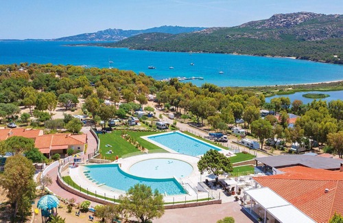 Capo d'Orso House | Cosy apartment in villa for 6 guests with A/C, WIFI, pool, TV, terrace and pets allowed