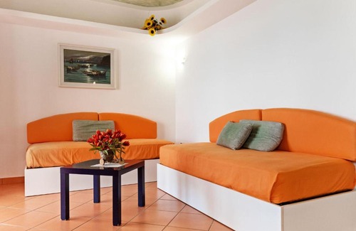 Villammare Apartment | Cosy Apartment in Villammare with Sea view