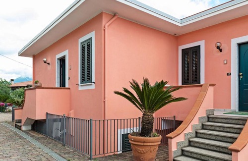Villammare Apartment | Cosy Apartment in Villammare with Sea view