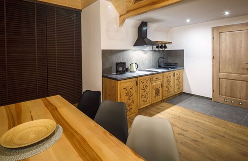 Zakopane House | Cosy apartment in villa for 6 guests with WIFI, TV, terrace, pets allowed and parking