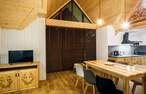 Zakopane House | Cosy apartment in villa for 6 guests with WIFI, TV, terrace, pets allowed and parking