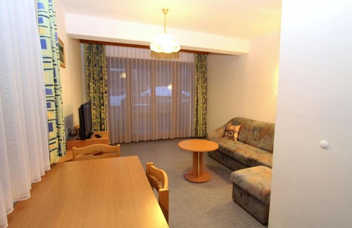 Neusach Apartment | Cosy Apartment in Weissensee near Ski Lift