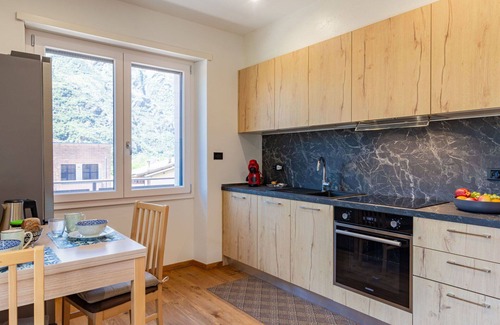 Samolaco Apartment | Cosy apartment for 3 people with A/C, WIFI and balcony