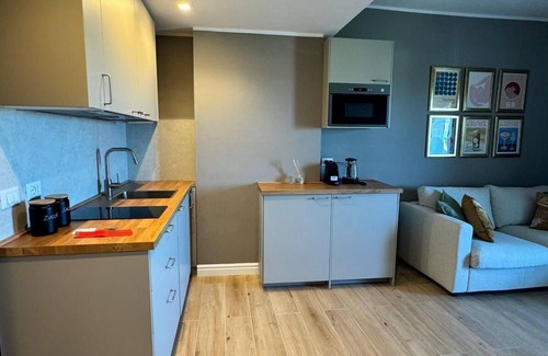 Porto Recanati Apartment | Cosy apartment for 4 guests with A/C, pool, WIFI, TV, terrace and panoramic view