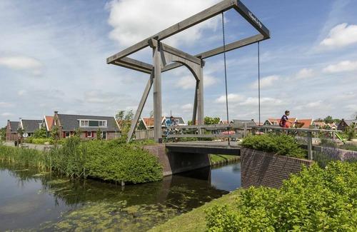 West-Graftdijk House | Cosy apartment in villa for 6 guests with WIFI, TV, terrace and parking