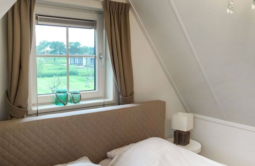Graft House | Cosy apartment in villa for 6 guests with WIFI, TV, terrace and parking