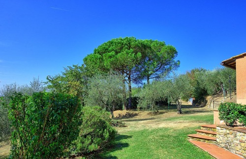 Montelupo Fiorentino Apartment | Cosy apartment with pool, WIFI, TV, pets allowed and panoramic view, close to Florence