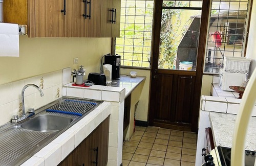 Hospital Condo | Cosy apartment with private Garden