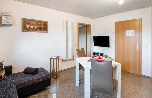Goessweinstein Apartment | Cosy apartment with terrace and garden access in a quiet wooded area