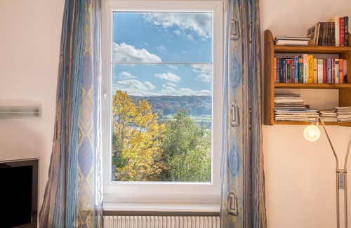 Ohningen Apartment | Cosy Apartment “Zum Seeblick” Close to Lake with Mountain View, Wi-Fi & Garden