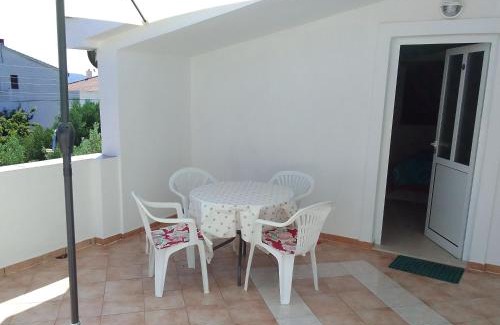 Dobropoljana Apartment | Cosy apartments 100 m from the beach