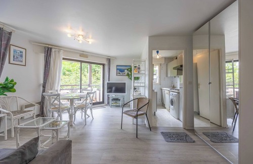 Tourgeville Apartment | Cosy apt with parking & balcony - 4P - Deauville