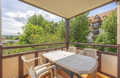 Tourgeville Apartment | Cosy apt with parking & balcony - 4P - Deauville
