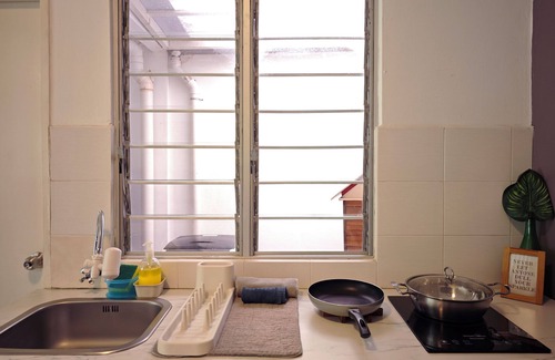 Simpang Ampat House | Cosy Batu Kawan Homestay 8 pax ~ 5 mins to Design Village & IKEA ~ Entire Home