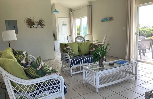 Rainbow Bay Cottage | Cosy beach cottage, centrally located and steps away from Rainbow Bay Beach
