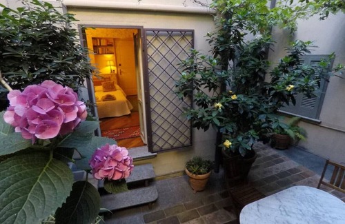 Brera Apartment | COSY BRERA - a little peaceful gem with terrace