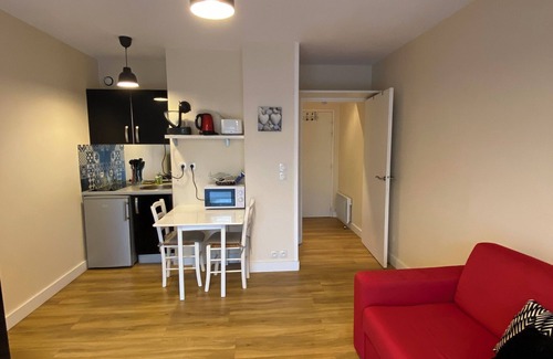 Aytre Apartment | Cosy, bright studio 5 minutes from the beach
