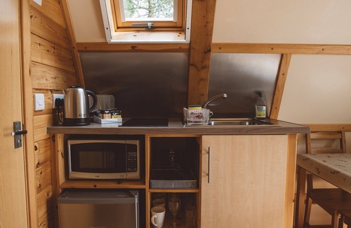 Storwood Cabin | Cosy Cabin in Idyllic Woodland Setting