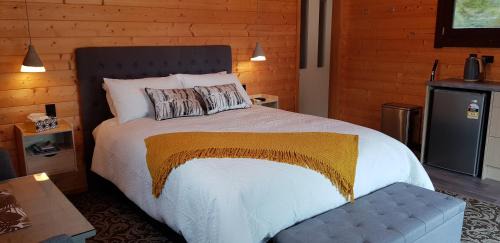 Franz Josef Glacier Apartment | Cosy Cabin in the Paddocks - Breakfast Included