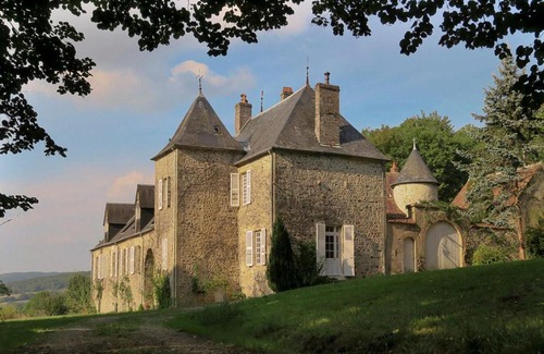 Onlay House | Cosy Castle in Onlay with Swimming Pool