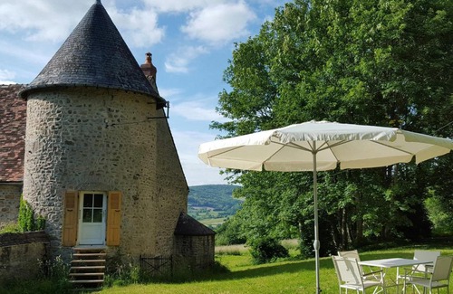 Onlay House | Cosy Castle in Onlay with Swimming Pool