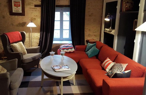 Onlay House | Cosy Castle in Onlay with Swimming Pool