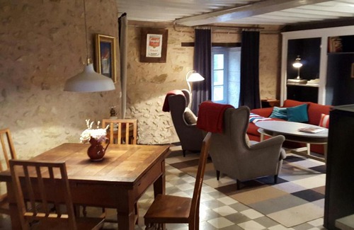 Onlay House | Cosy Castle in Onlay with Swimming Pool