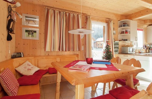 Stadl an der Mur Ski Chalet | Cosy Chalet in Stadl an der Mur with Valley Views