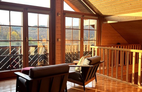 Dorfweil Ski Chalet | Cosy chalet in the Taunus nearby Frankfurt with fireplace & view