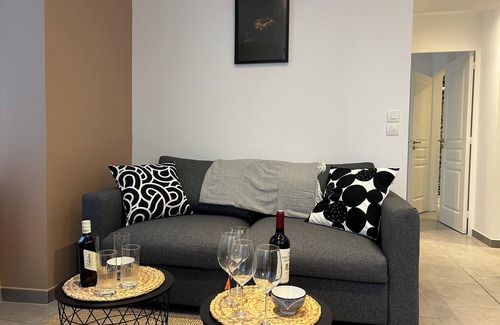 Pauillac Apartment | Cosy, chic Pauillac apartment in the center of town