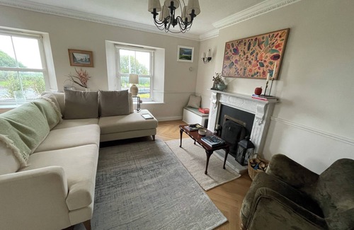 Blackrock Apartment | Cosy Coastal Apartment in the heart of Blackrock village.
