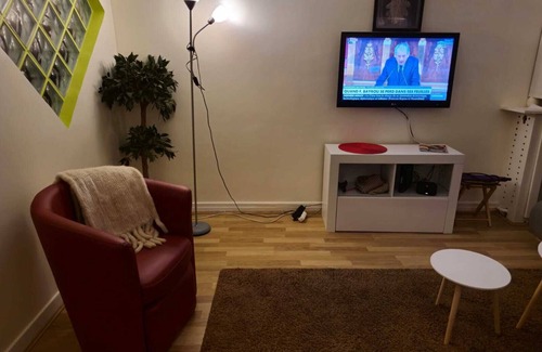 Montrouge Apartment | Cosy cocoon at the gateway to Paris, close to the metro and all amenities