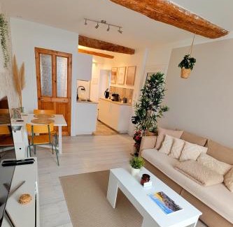Le Thor Apartment | Cosy & Cocooning