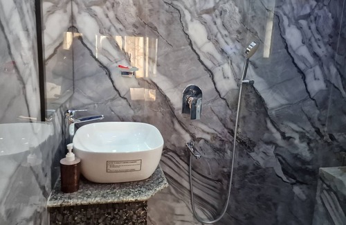 Kolkata Apartment | Cosy, Comfortable, safe stay at an affordable rate in Kolkata #2n