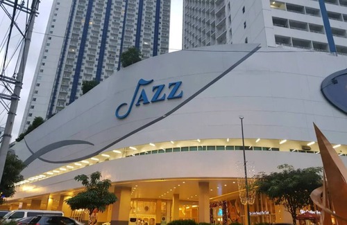 Valenzuela Condo | Cosy Condo with Balcony at Makati SM Jazz
